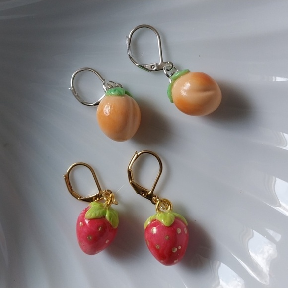 Strawberry Peach Stitch Marker Progress Keeper Set 4 Crochet Knitting Handmade - Picture 2 of 9